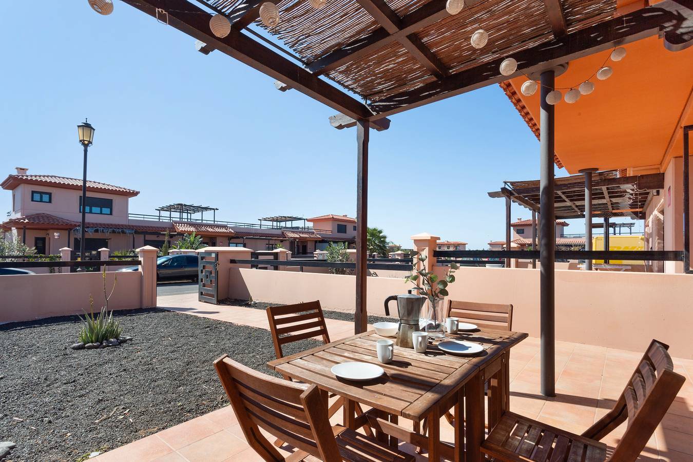 Vacation Home 'Sweet Home Majanicho' with Sea View, Shared Pool and Wi-Fi in La Oliva, Fuerteventura
