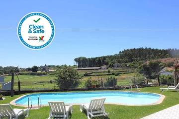 Gîte pour 4 personnes, avec piscine et jardin à Vila Nova de Famalicão
