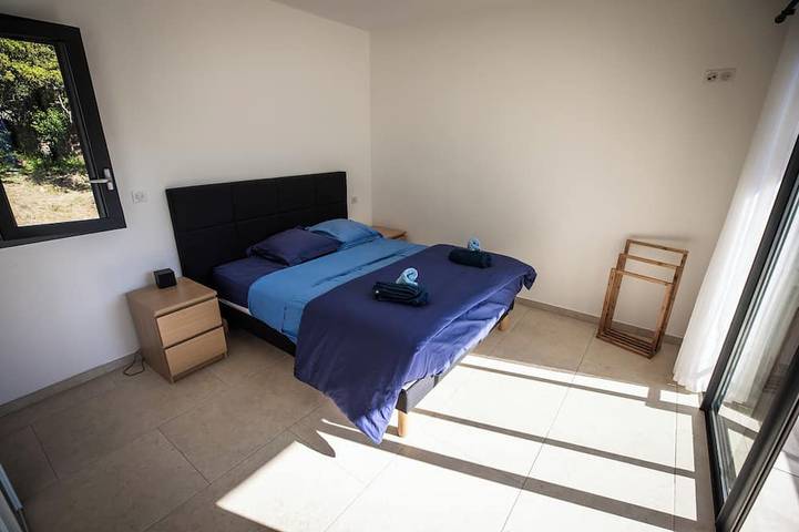 5-star architect-designed villa *****, swimming pool, walking distance to beach in Campomoro, Belvédère-Campomoro