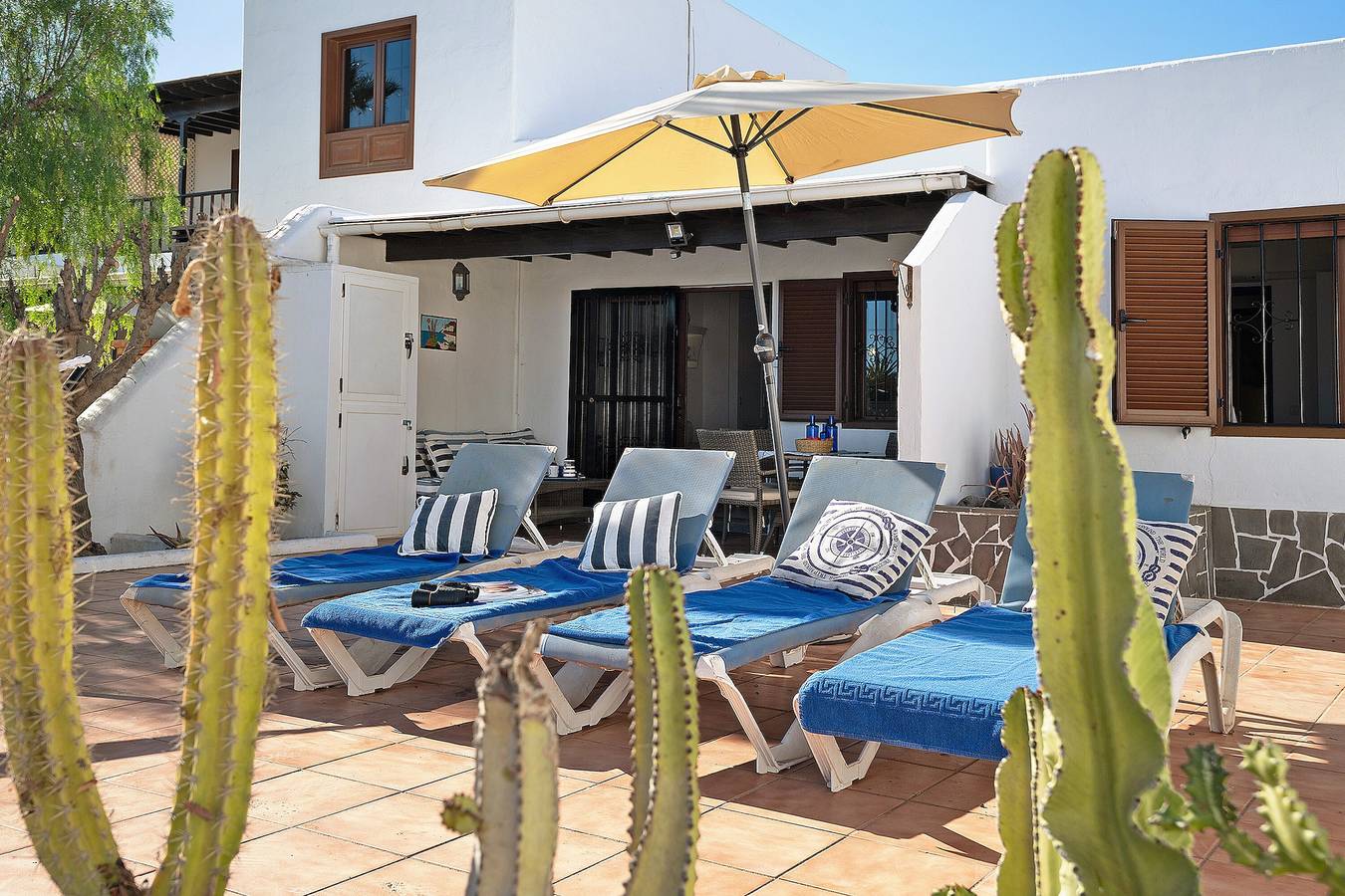Ganze Wohnung, Ferienwohnung 'Puerto Chico A' mit Gemeinschaftspool, privater Terrasse und Wlan in Playa Blanca, Yaiza