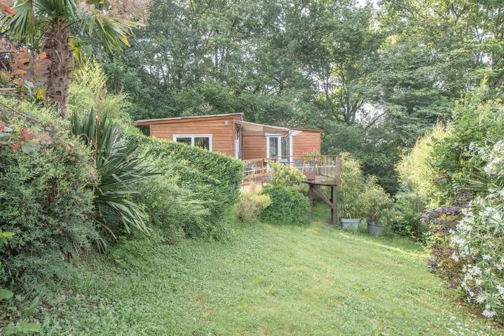 Gîte pour 6 personnes, avec jardin ainsi que sauna et vue dans Fichous-Riumayou