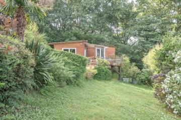 Gîte pour 6 personnes, avec sauna ainsi que vue et jardin dans Fichous-Riumayou