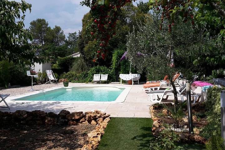 Villa pour 6 personnes, avec Terrasse et Jardin