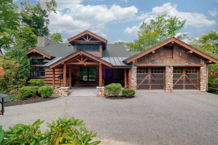 Holiday home for 13 people, with hot tub and balcony - 1