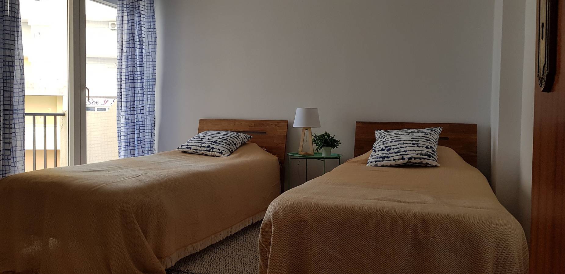 Ganze Wohnung, Ferienwohnung 'Rocha Beachside' mit Balkon und Wi-Fi in Praia da Rocha, Portimão