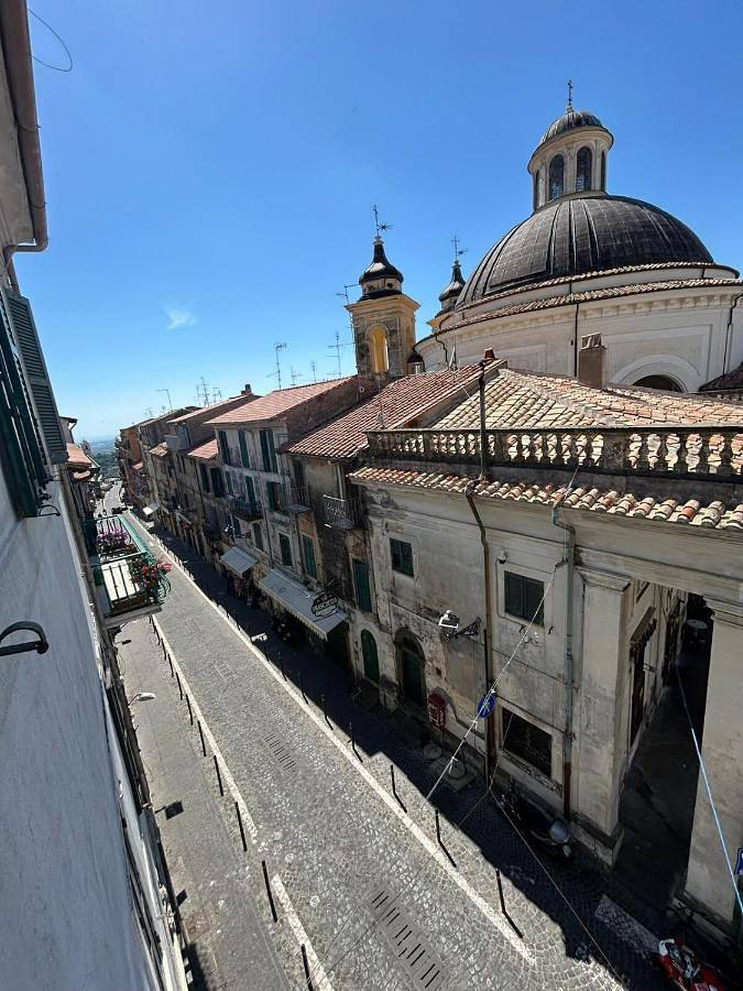 Appartamento intero, La vista sulla Piazza in Ariccia, Castelli Romani