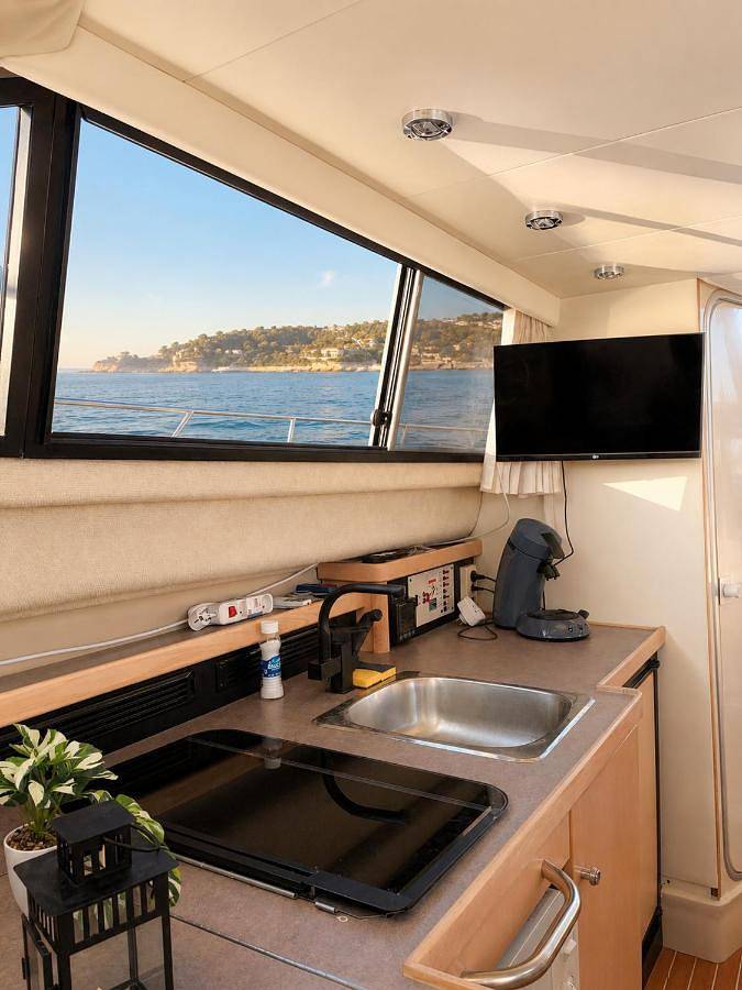 Bateau pour 3 personnes, avec Terrasse et Vue dans Office De Tourisme Et Des Congres De Mandelieu - 4