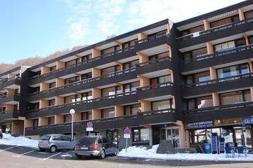 Gîte pour 5 personnes, avec balcon dans Office De Tourisme Super Besse