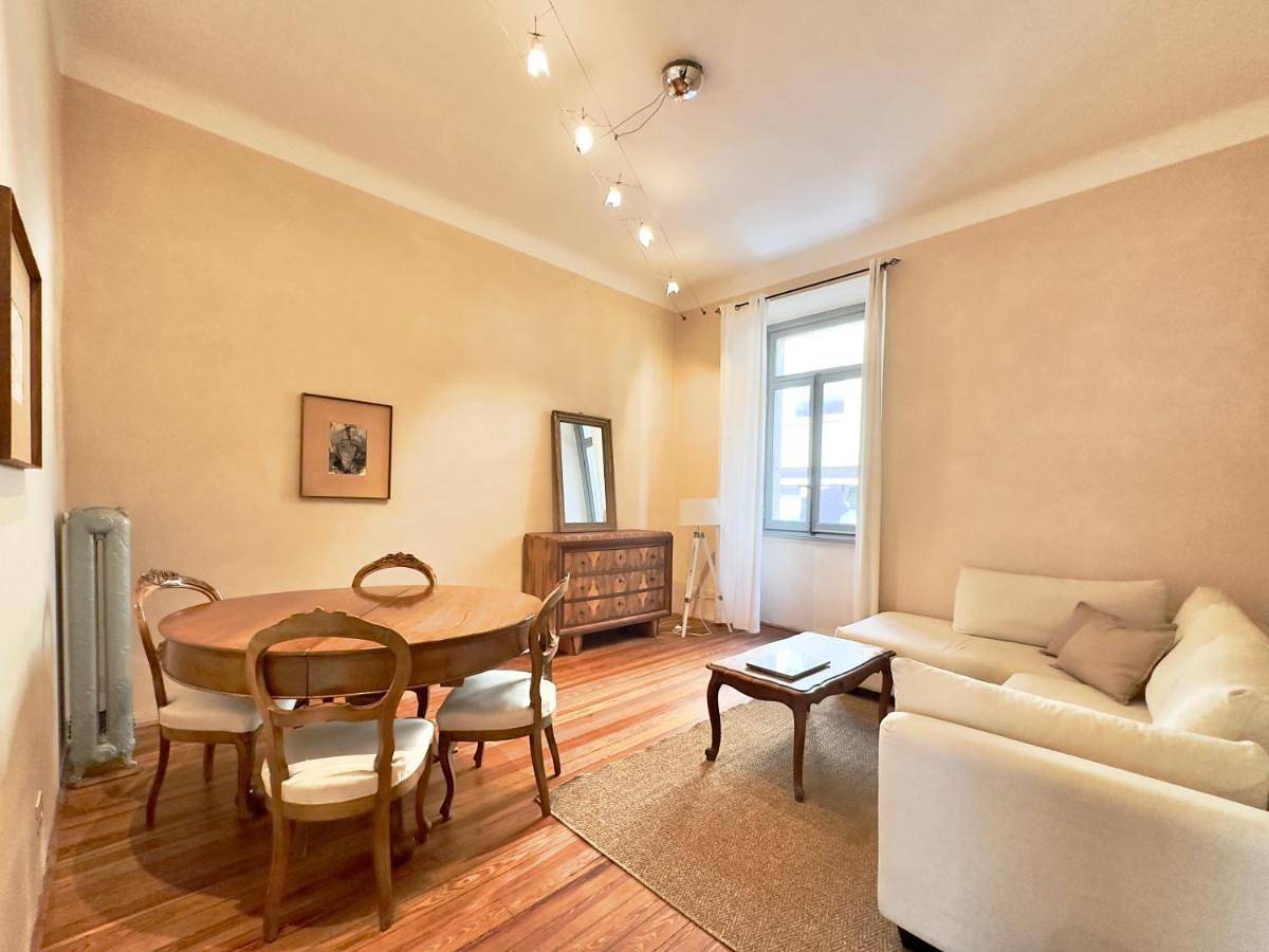 Entire apartment, Two-Bedroom Apartment in Varese, Varese Province