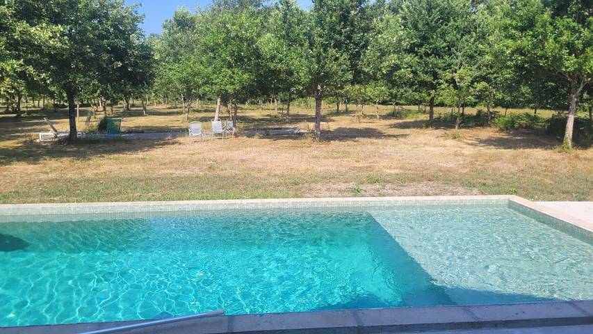 Gîte pour 6 personnes, avec Terrasse ainsi que Jardin et Piscine dans les Landes