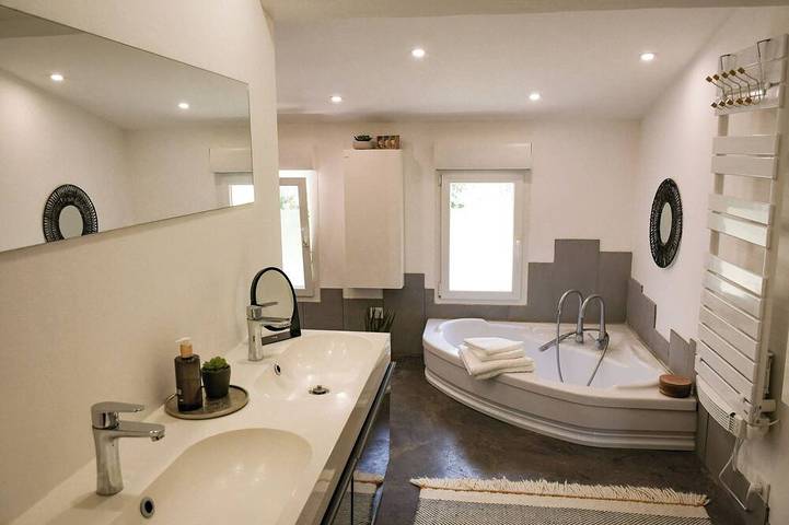 Les Hauts d'Avignon - Maison d'Hôtes (Rochefort du Gard) - Chambre n°1 (Masaï) in Rochefort-du-Gard, Région de Nîmes
