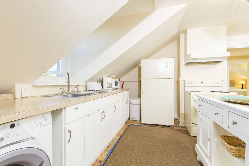 Ganze Wohnung, Wünschenswerte Coggeshall Ave - 2-Zim.-Einheiten - 3. Stock, 4 Schlafplätze in Newport, Newport County