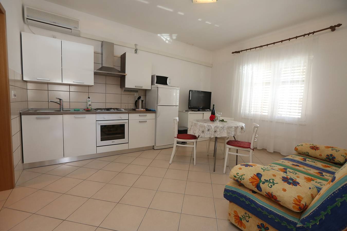 Hel leilighet, One-bedroom apartment on the ground floor in Primosten, Šibenik-Knin