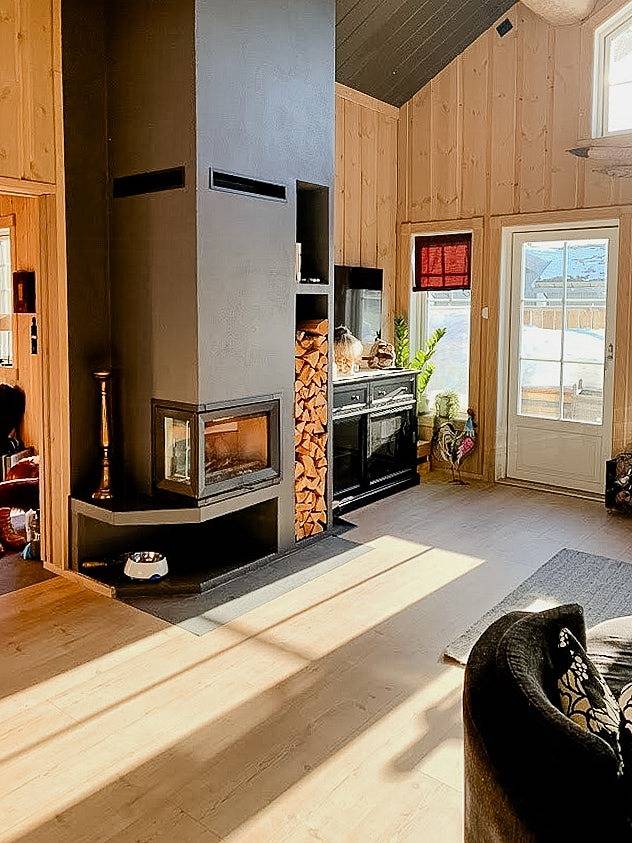 Familienhütte mit Terrassen und Bergpanorama in Vinje