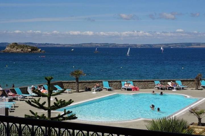 Gîte pour 5 personnes, avec piscine et balcon dans Plage des Sables Blancs (Douarnenez)