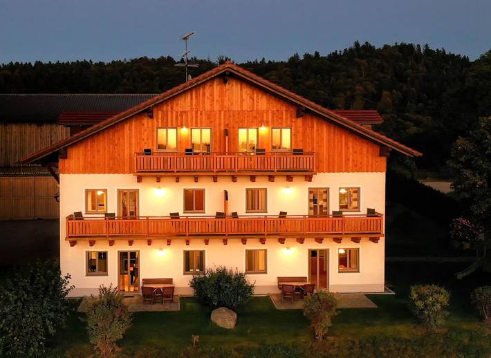 Ferienwohnung für 4 Personen, mit Balkon und Balkon/Terrasse sowie Terrasse und Garten in Passauer Land - 2