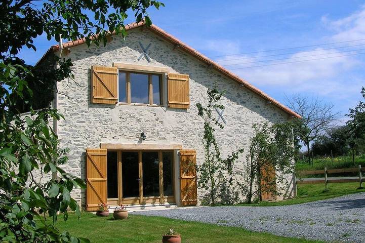 Location de vacances pour 6 personnes, avec Terrasse et Jardin à Mouilleron-en-Pareds