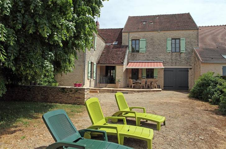 Location de vacances pour 10 personnes, avec Terrasse et Jardin à Asquins