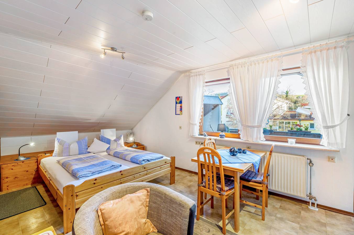 Ganze Wohnung, Ferienwohnung '5' mit Gemeinschaftsgarten, Balkon und Wi-Fi in Endingen am Kaiserstuhl, Endingen