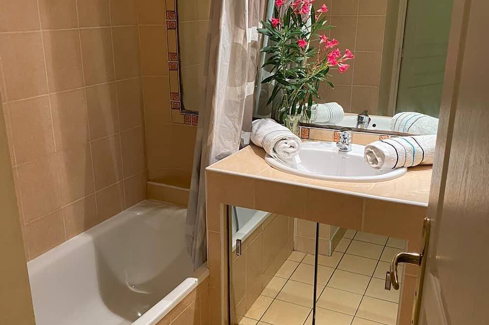 Apartamento entero, Appart Bien Ensoleille a 3 Minutes des Plages de Sable in Antibes, Region de Cannes