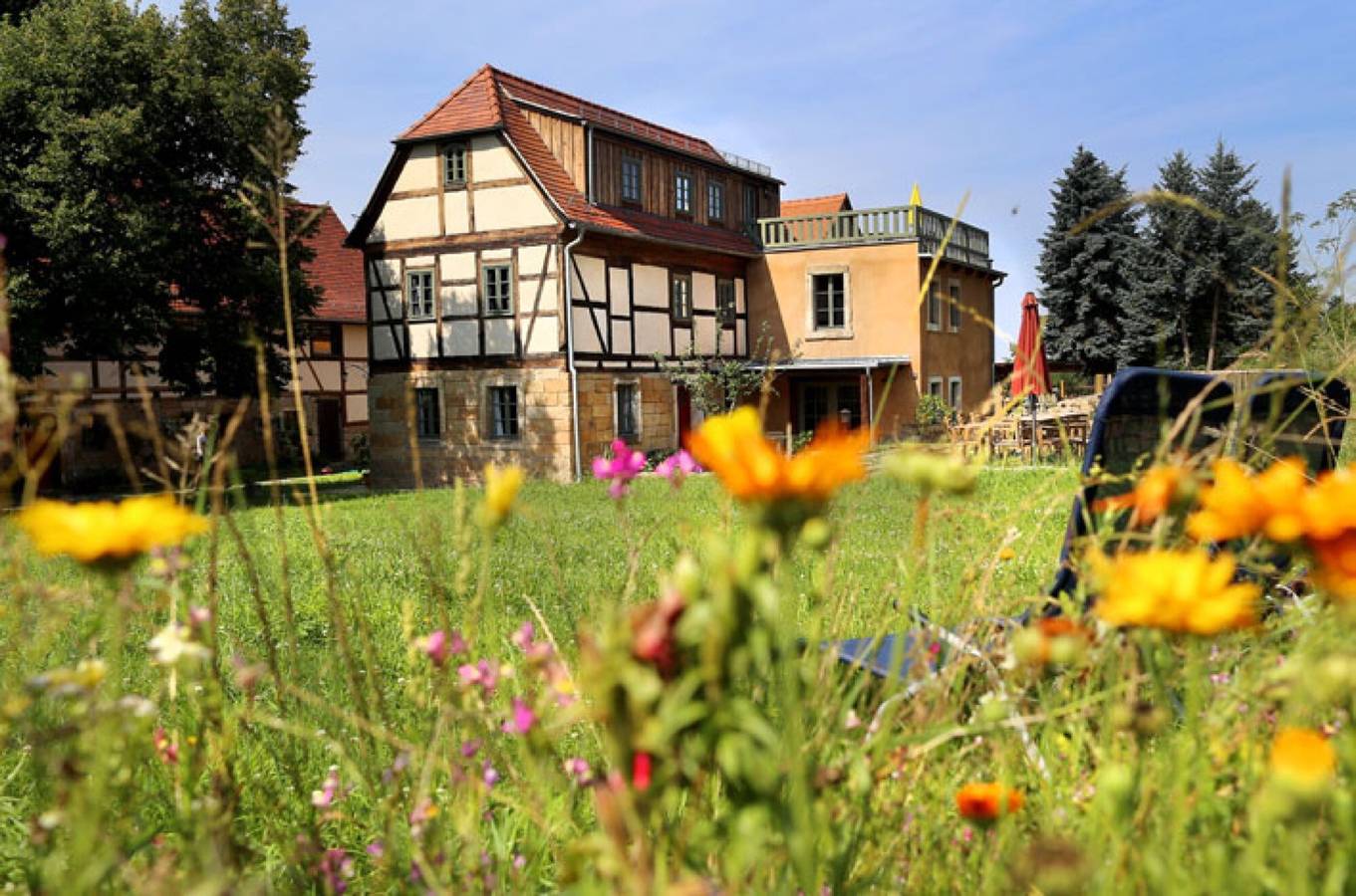 Ferienhaus 'Ferienhaus Lindenhof Graupa' mit Gemeinschaftsterrasse, privatem Garten und Wlan in Graupa, Pirna
