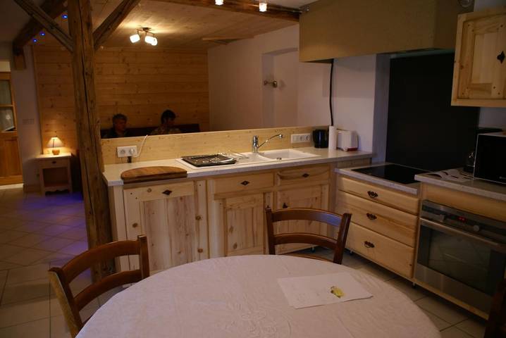 Chalet pour 4 personnes, avec terrasse dans Massif du Mont-Blanc - 2