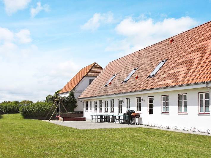 Ferienhaus für 20 Personen, mit Whirlpool und Terrasse sowie Garten und Pool in Nordborg