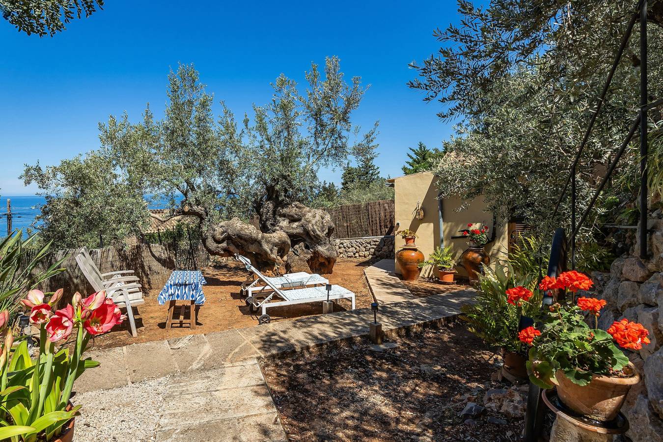 Villa "Es Porcho" with Private Garden & Wi-Fi in Deià, Coast of Mallorca