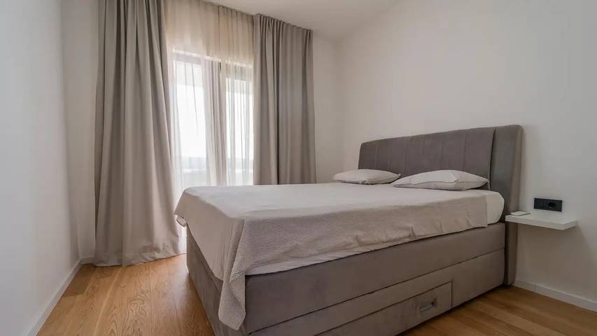Villa pour 11 personnes, avec jardin et piscine à Turanj - 4