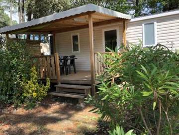 Camping pour 2 personnes, avec terrasse dans le Vaucluse