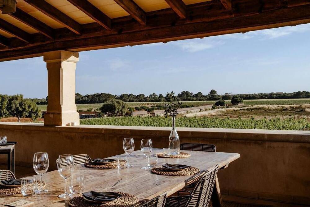 Charming 7-bedroom villa in the heart of the Balearic Islands, Majorca! in Llucmajor, South Majorca