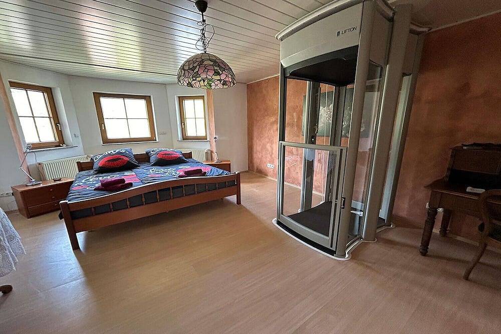 Modernly furnished villa with a spectacular view of the Rhine in Trechtingshausen, Mittelrhein