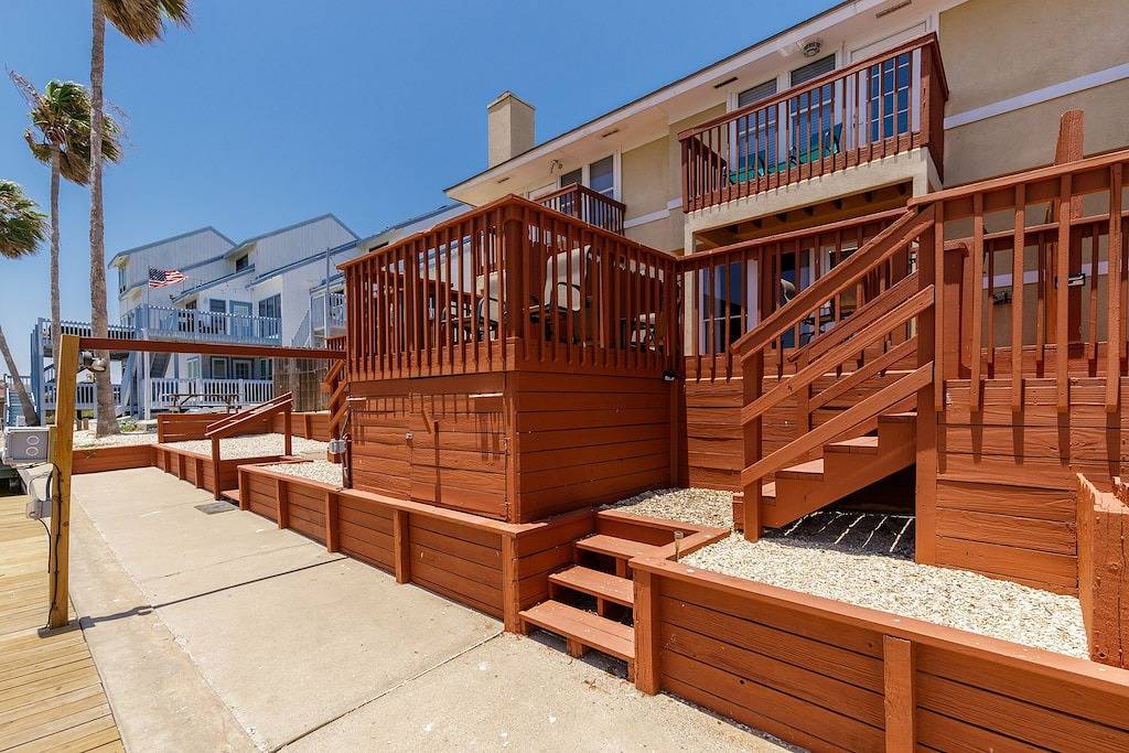 Ganze Wohnung, Waterfront Canal Views | Spacious Deck & Fishing Access in North Padre Island, Corpus Christi