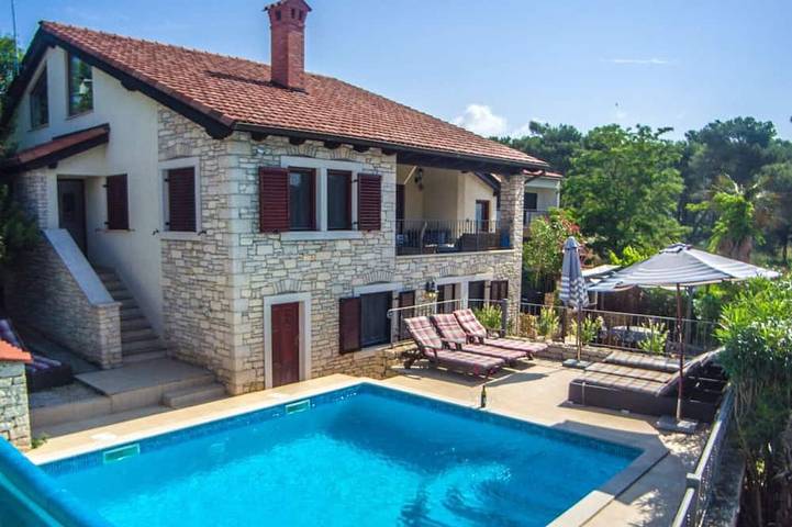 Ferienhaus für 8 Personen, mit Sauna und Garten sowie Whirlpool, mit Haustier in Medulin