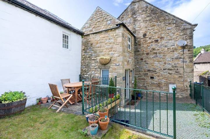 Cottage for 5 people, with garden in Eyam