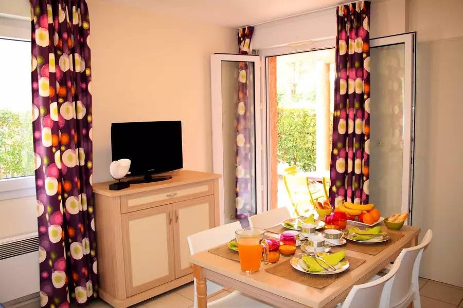 Apartamento entero, 3 estancias 6 personas in Saint-Cyprien, Côte d'Améthyste
