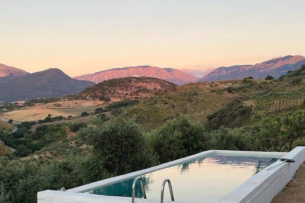 Beautiful Countryside Villa With Private Pool and Sea View, Surrounded by Nature in Collesano, Palermo Provinz