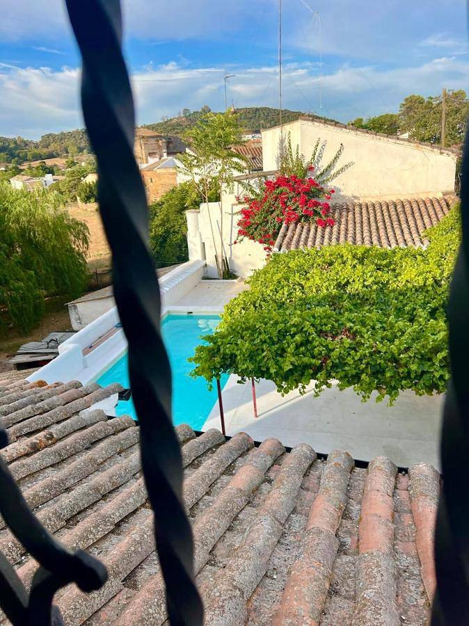 Casa rural para 10 personas, con vistas además de jardín y piscina, Se admiten mascotas en Cazalla de la Sierra