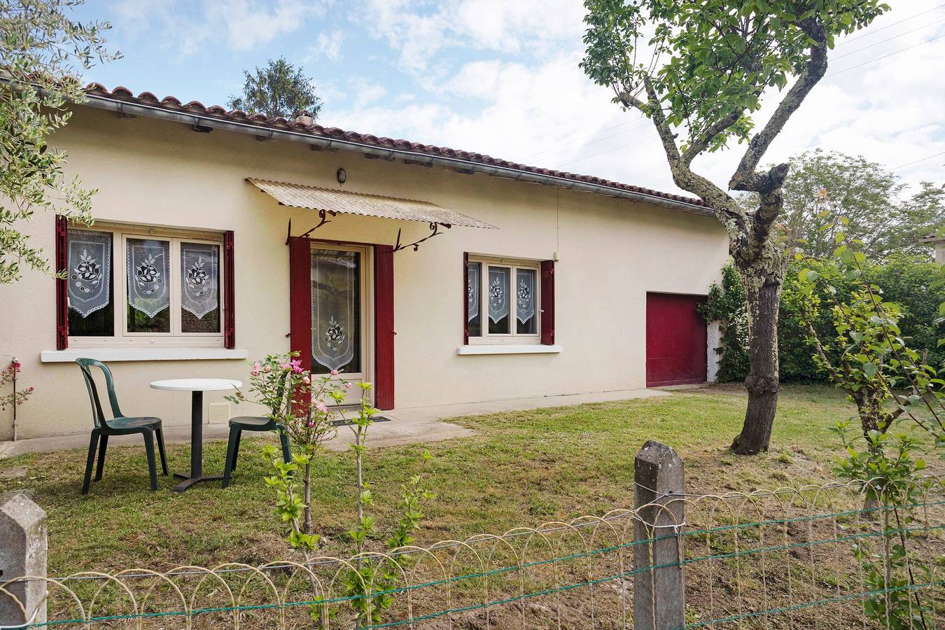 Maison de vacaciones Cogems: alojamiento accesible para 1 a 6 personas in Saint-Privat-en-Périgord, Périgord Vert