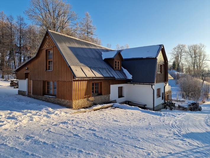 Ferienhaus für 4 Personen, mit Pool und Garten