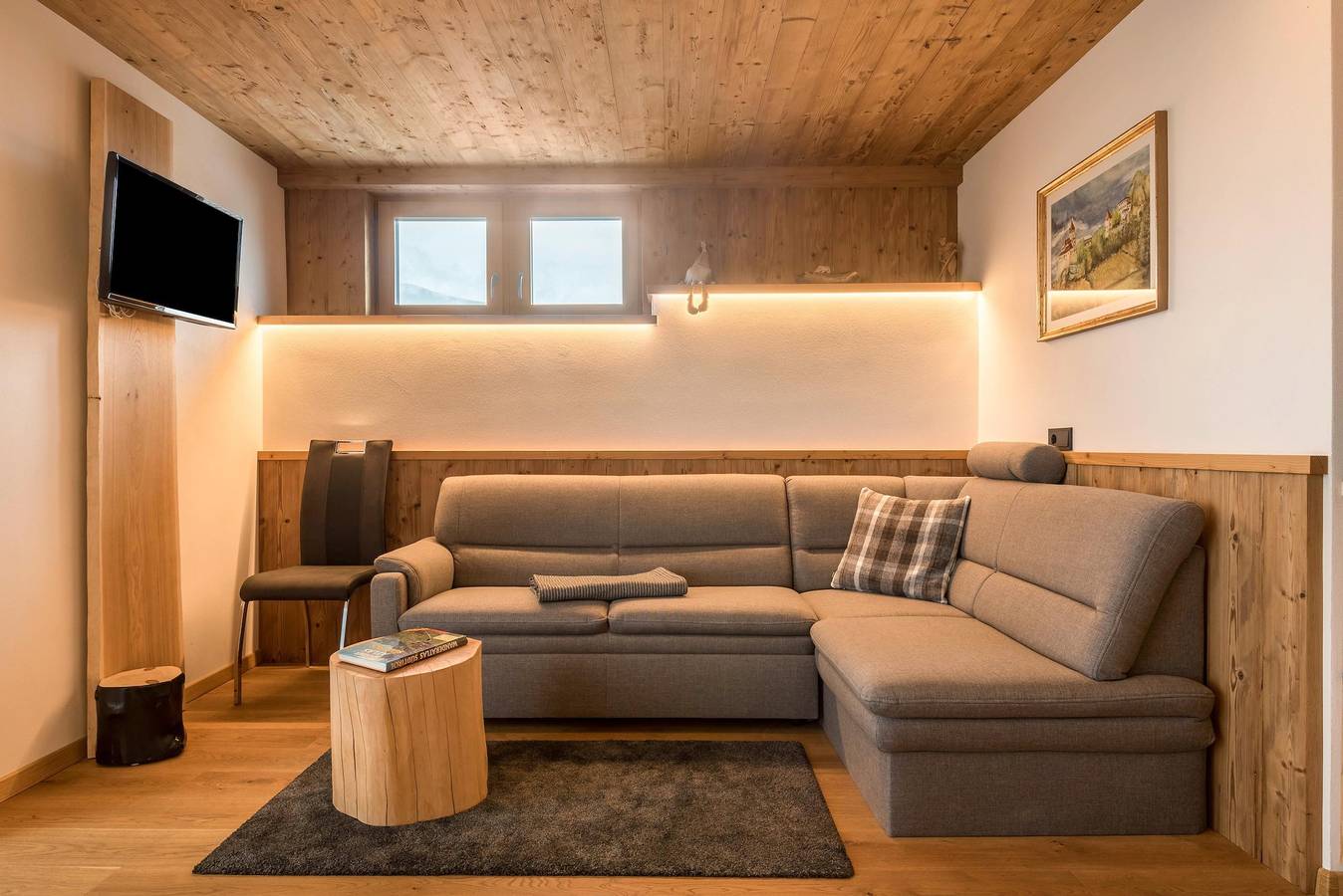 Ganze Wohnung, Ferienwohnung "Talblick" mit Bergblick, Wlan, Balkon und Garten in Albions, Lajen