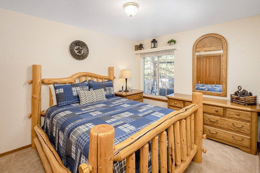 Wooded Alpine Oasis with Sunroom, Fireplace, Shared Hot Tub/Pool/Sauna/Tennis in Northstar California