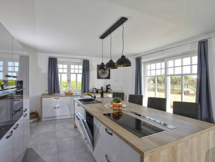 Ferienhaus für 6 Personen, mit Terrasse und Garten sowie Sauna und Ausblick in Lobbe - 4