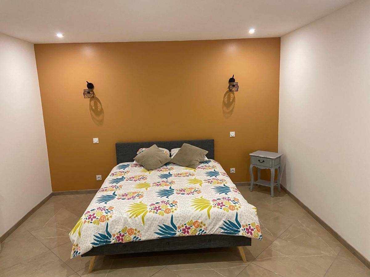 Appartement entier, Two-Bedroom Apartment in Drap, Côte méditerranéenne (France)