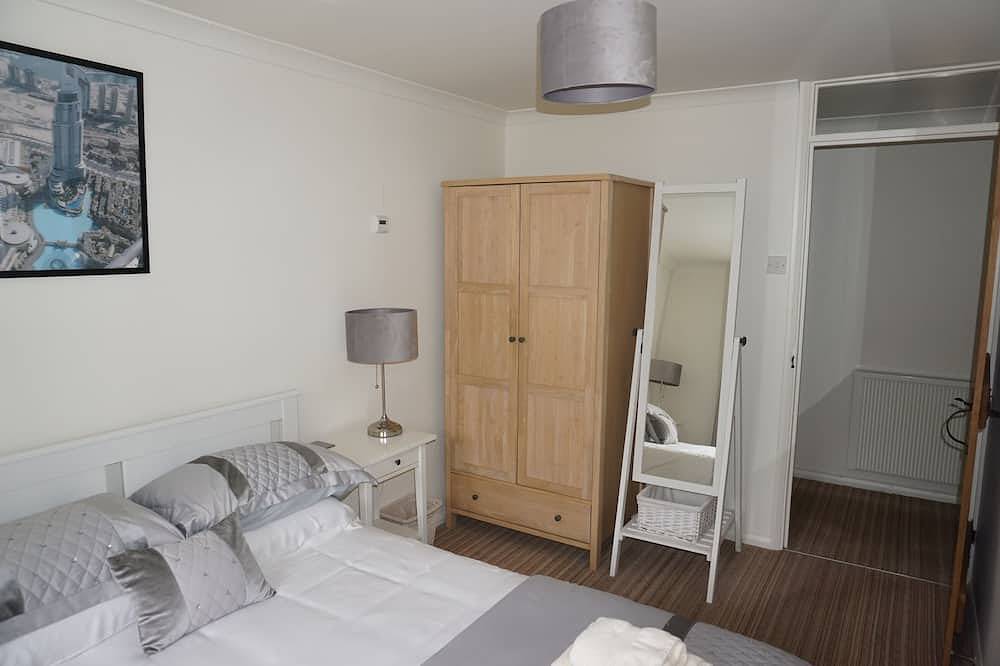 Dog friendly 2 bed barn - walking distance to Slapton Sands Beach & Slapton Ley in Slapton, South Devon