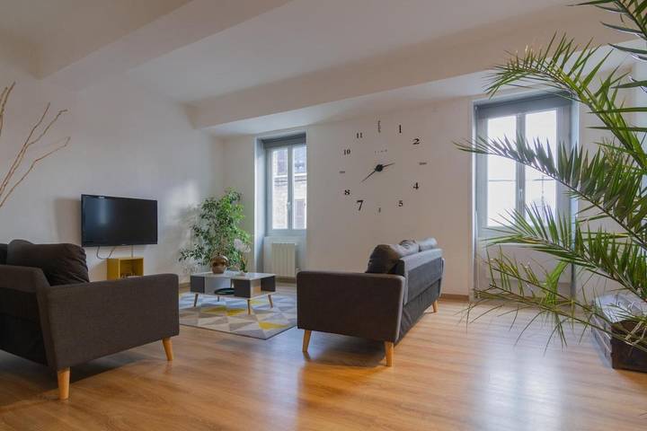 Gîte pour 6 personnes, avec Terrasse à Meximieux