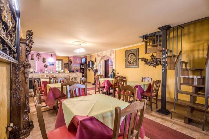 B&b per 4 persone, con Terrazza e Giardino nonché Piscina a Ardea