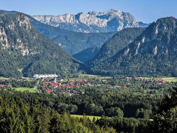 Ganze Ferienwohnung, Deb 031 Ferienwohnungen mit Bergblick in Inzell - Ferienwohnung Gamsgnogel mit Bergblick und Balkon in Inzell, Bayerische Alpen