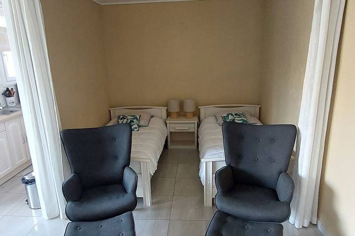 Apartamento entero, Fully furnished studio in a quiet residential complex in Gréoux-les-Bains, Alpes de Alta Provenza