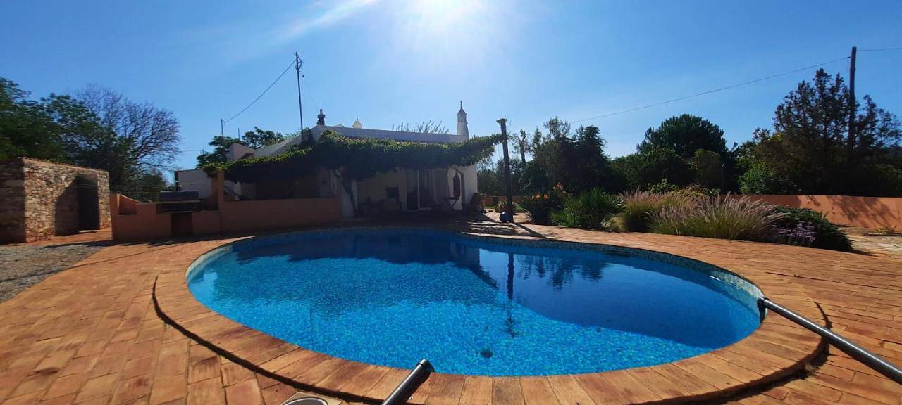 Apartamento inteiro, Rural Peace in the Algarve - Private Room with kitchenette and bathroom in Algoz e Tunes, Distrito de Faro
